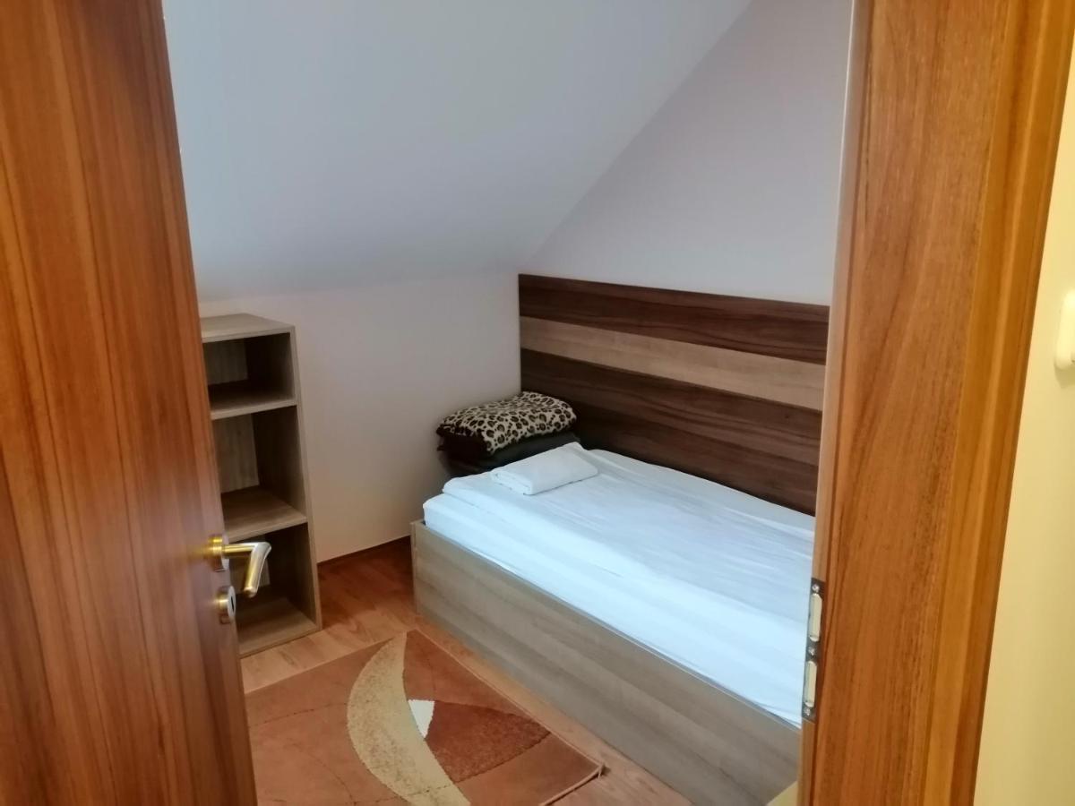 Csipkehaz Apartman Cserkeszolo Exterior photo