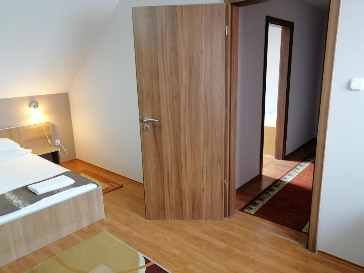 Csipkehaz Apartman Cserkeszolo Exterior photo