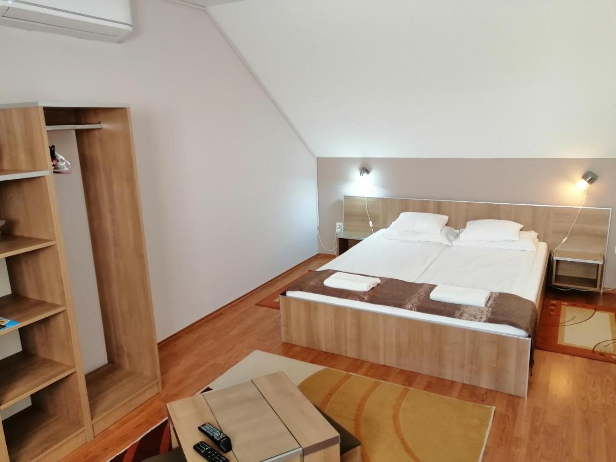 Csipkehaz Apartman Cserkeszolo Exterior photo