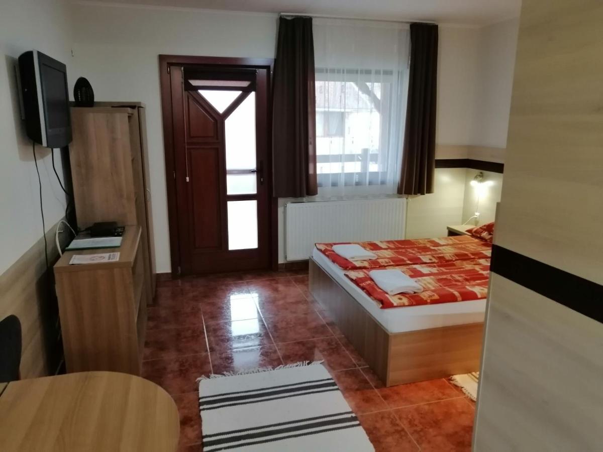 Csipkehaz Apartman Cserkeszolo Exterior photo