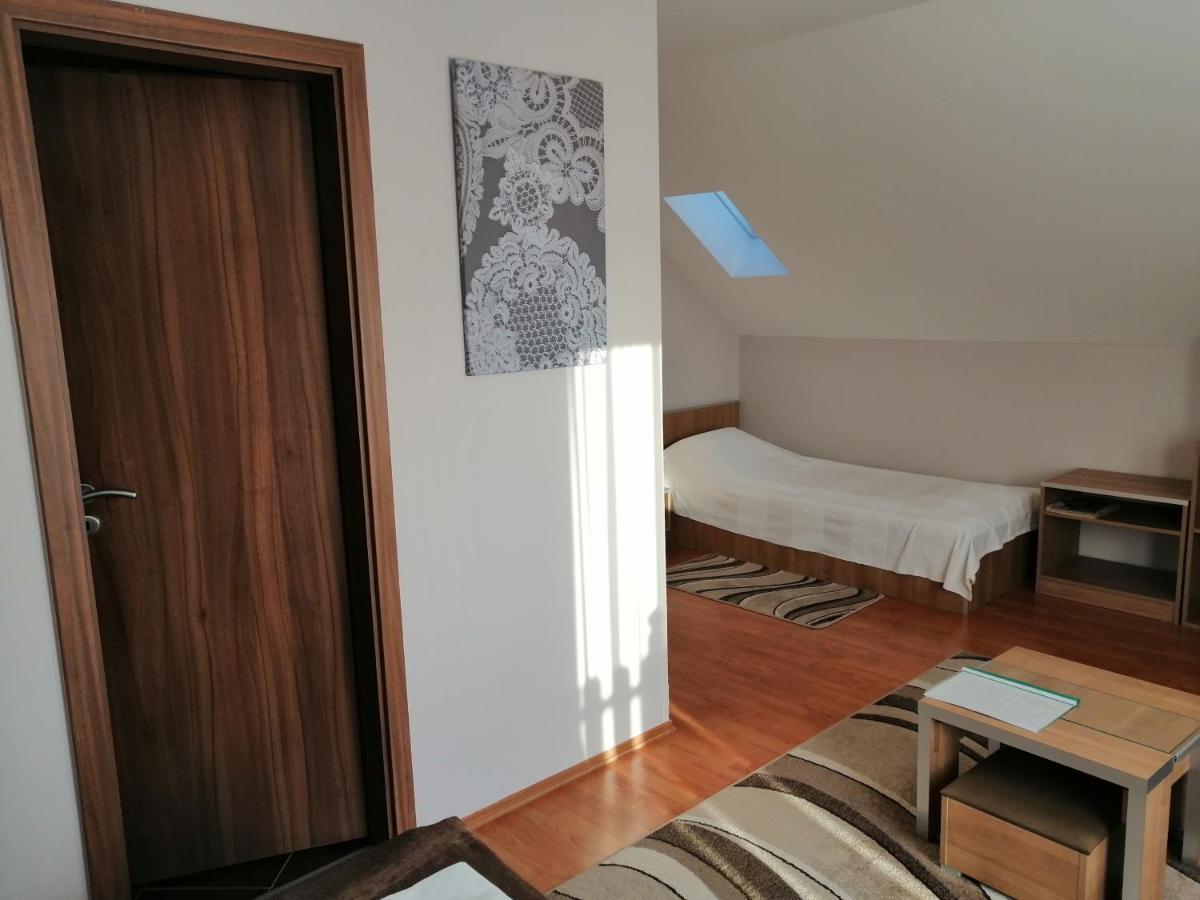 Csipkehaz Apartman Cserkeszolo Exterior photo