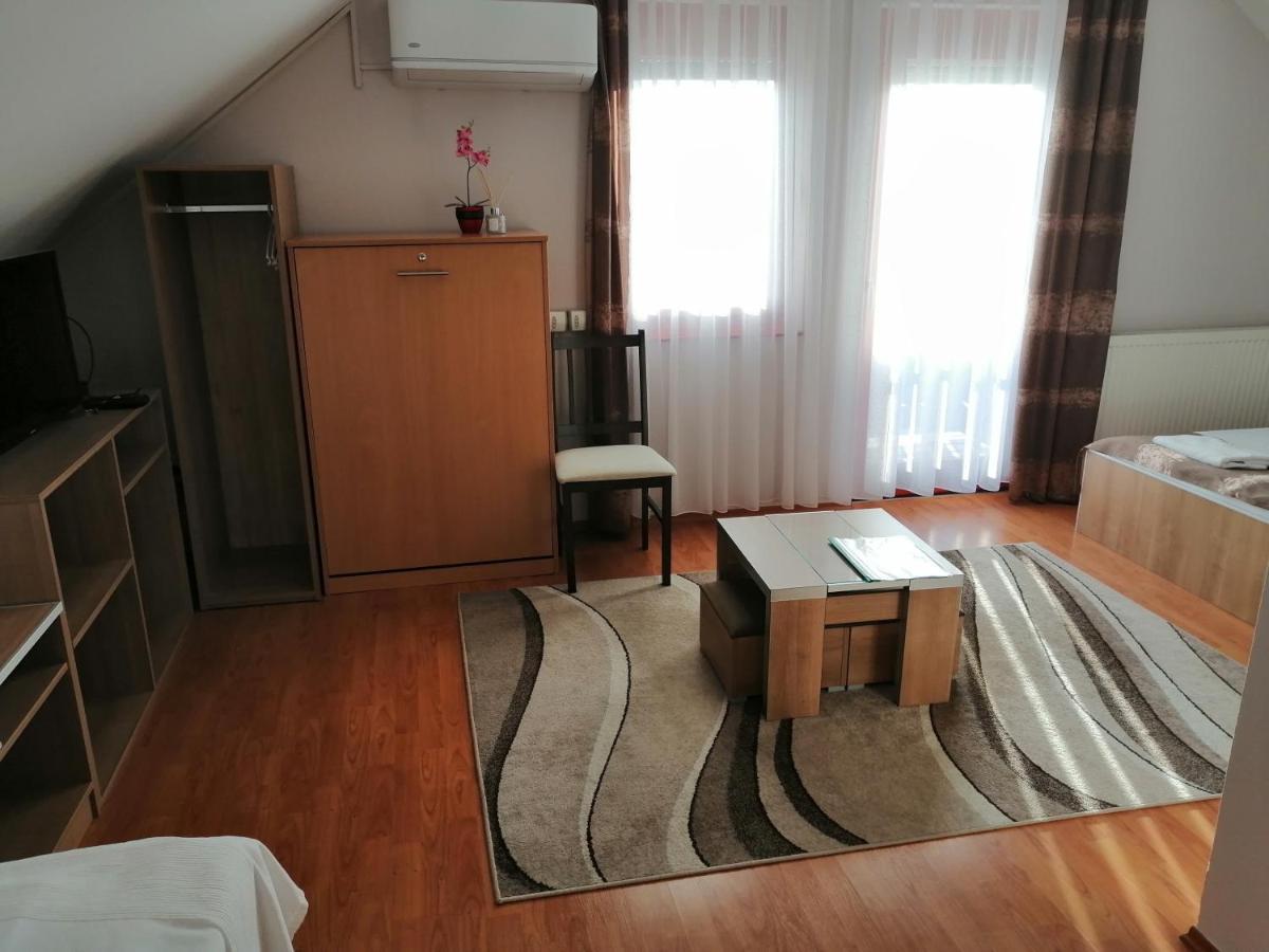 Csipkehaz Apartman Cserkeszolo Exterior photo