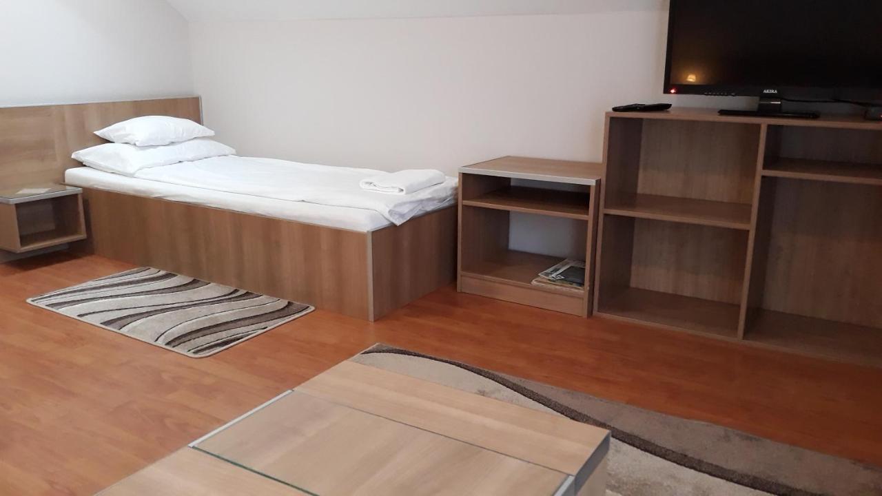 Csipkehaz Apartman Cserkeszolo Exterior photo